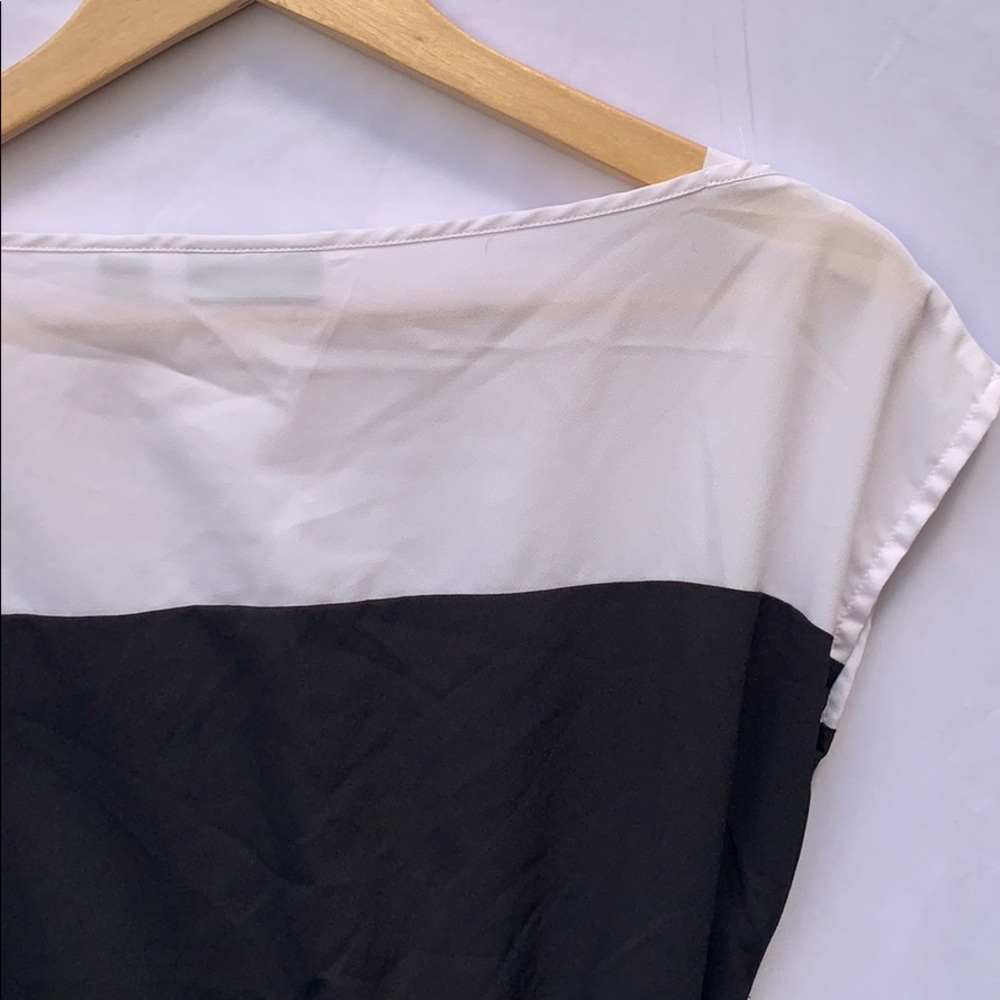 Flowy Blouse - Picture 9 of 9